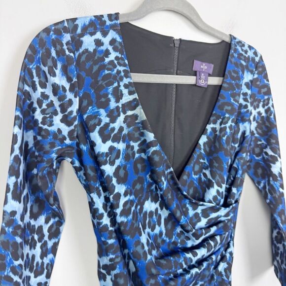NYDJ | Blue & Black Animal Print Surplice 3/4 Sleeve Mini Dress Women’s Size 0 - Picture 3 of 9